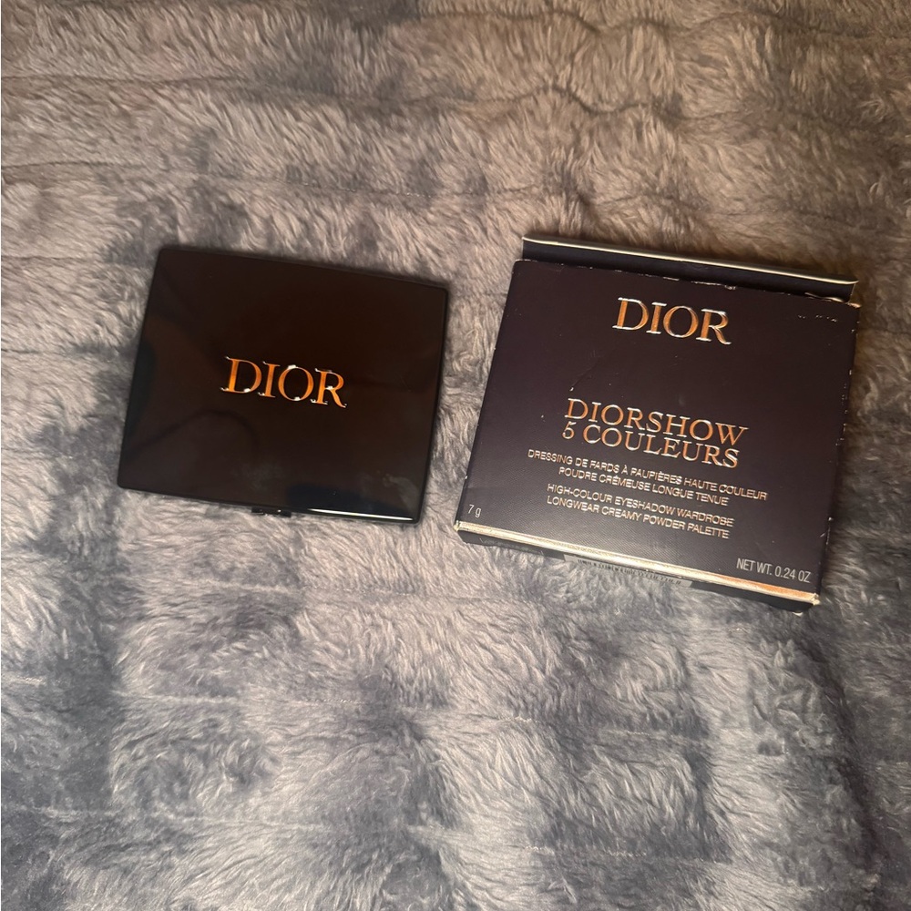 Dior eyeshadow palette poncho